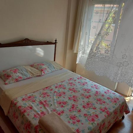 Celil Pansiyon Ayvalik Exterior photo