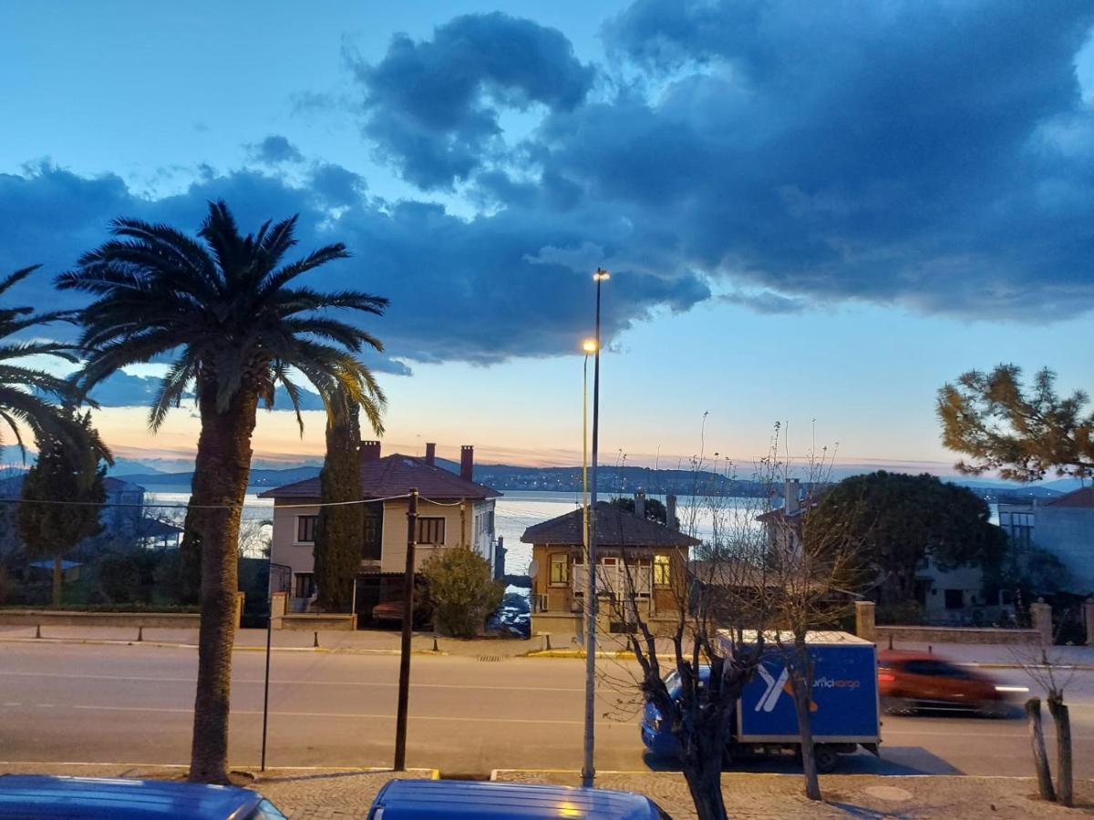 Celil Pansiyon Ayvalik Exterior photo